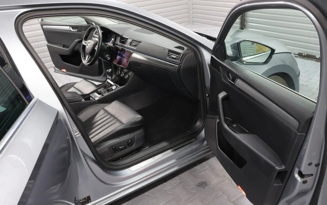 Skoda Superb cena 76400 przebieg: 132000, rok produkcji 2018 z Dolsk małe 232